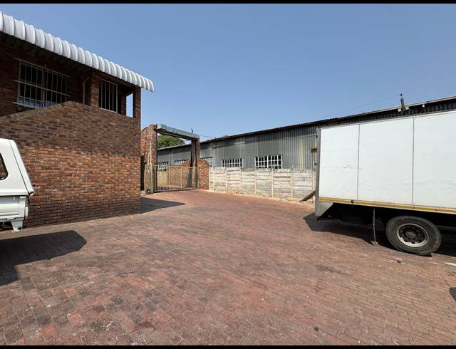 3,000M² WAREHOUSE FOR SALE IN WYNBERG